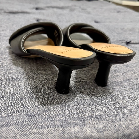 Abercrombie & Fitch Puffy Twist Black Kitten Heels Size 8.5 - Picture 4 of 6